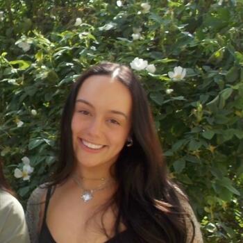 Babysitter in Melbourne: Ava