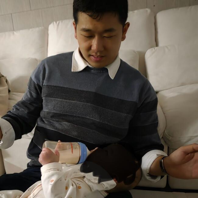 Babysitting job in Seoul: David and Family