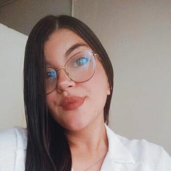 Babysitter in Rionegro: Nicole