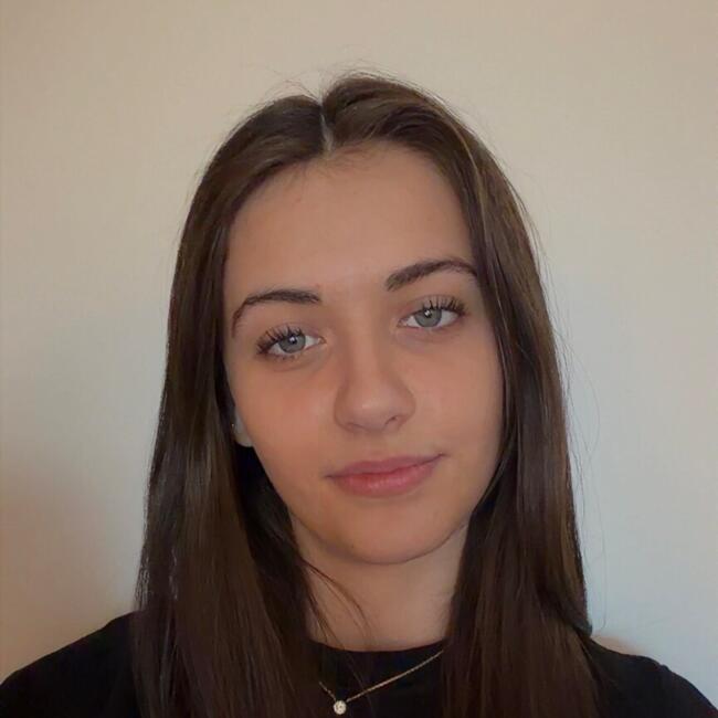 Babysitter in Montreuil-Belfroi: Leelou