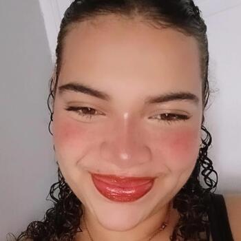 Niñera en Nuevo Emperador: Britney