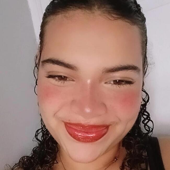 Niñera en Nuevo Emperador: Britney