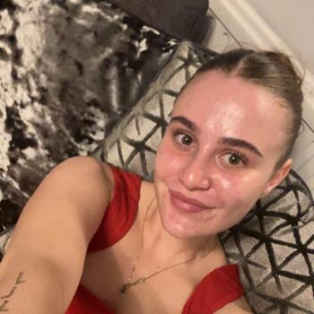 Babysitter Manchester: Laynie