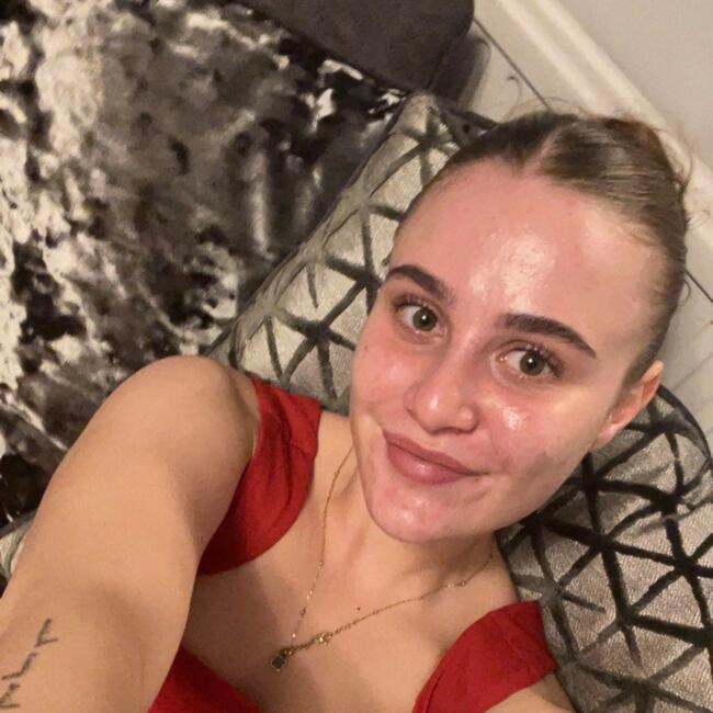 Babysitter in Manchester: Laynie