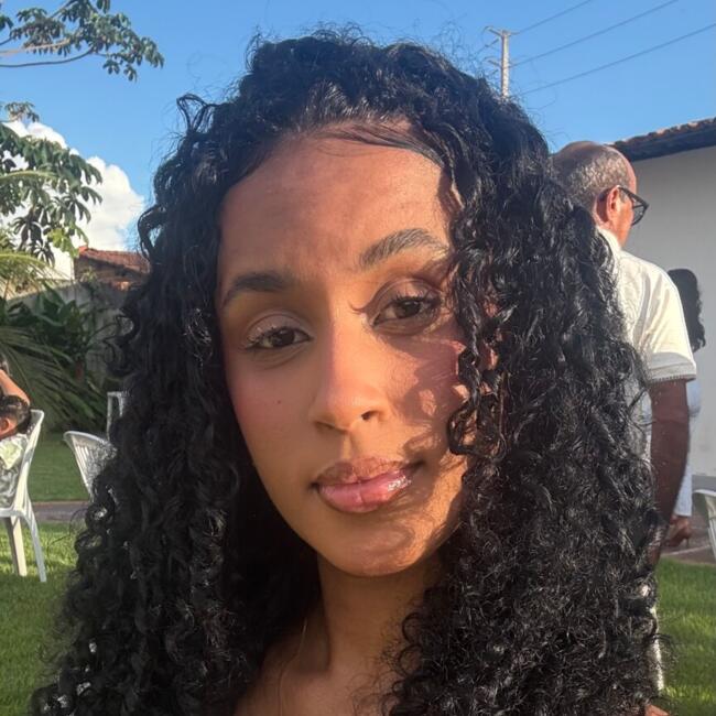 Babysitter in São Luís: Júlia