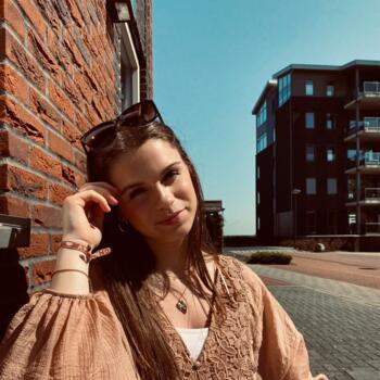 Babysitter in Zeewolde: Roos