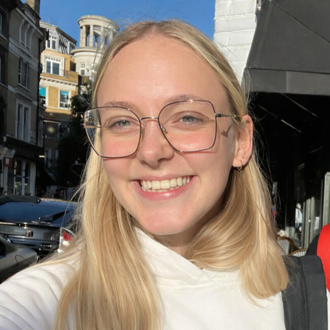 Babysitter in Albino: Emma