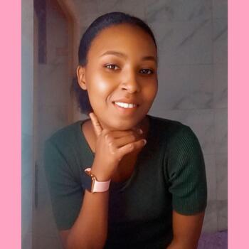 جليسة أطفال الرياض: Moreen