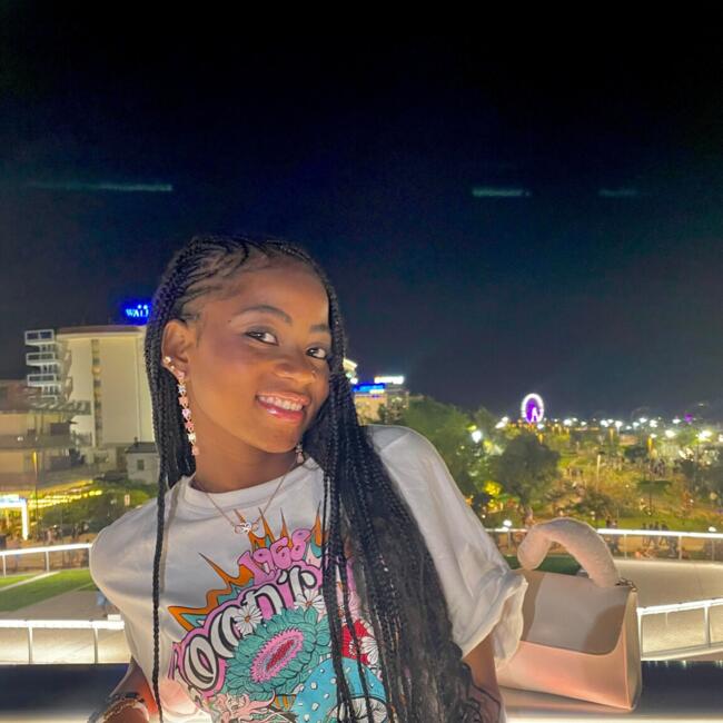 Babysitter in Presezzo: Asmao