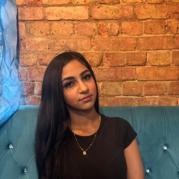 Babysitter Slough: Zarah