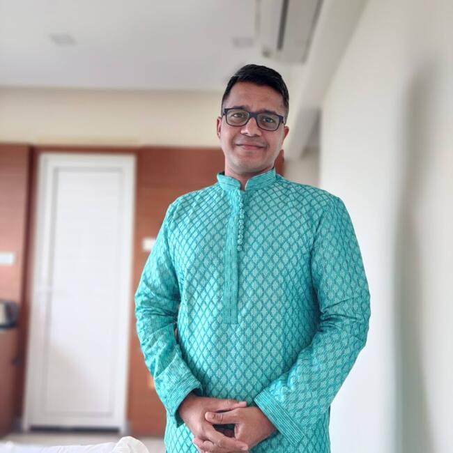 बम्बई में बेबीसिटिंग की नौकरी: Vijay