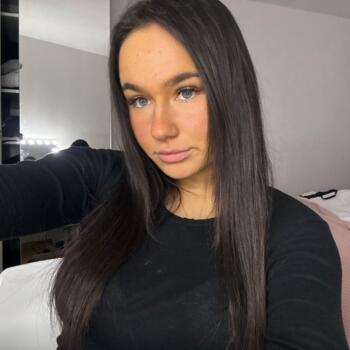 Babysitter in Joinville-le-Pont: Victoria