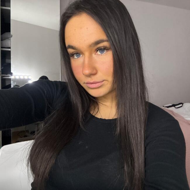 Babysitter in Joinville-le-Pont: Victoria