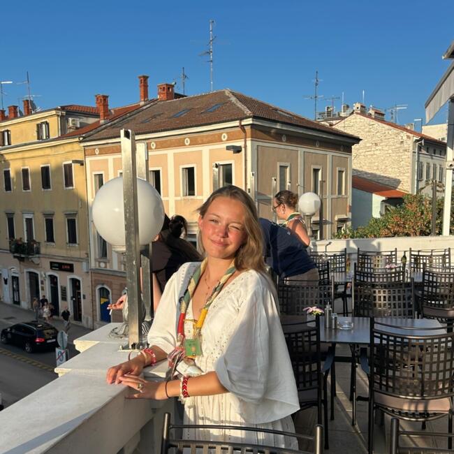 Babysitter in Dinant: Clara