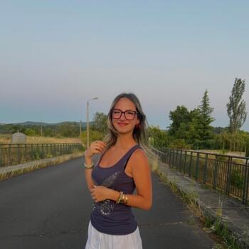 Babysitter in Chamalières: Lana