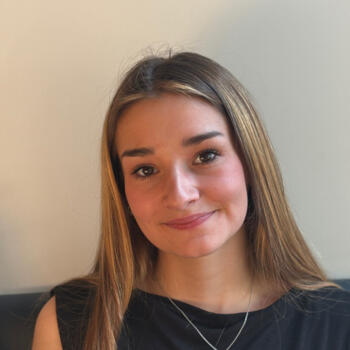 Baby-sitter à Essômes-sur-Marne: Camille