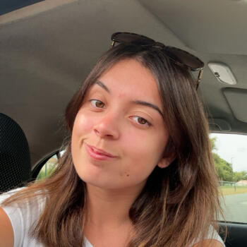 Babysitter in Saint-Viaud: Lena