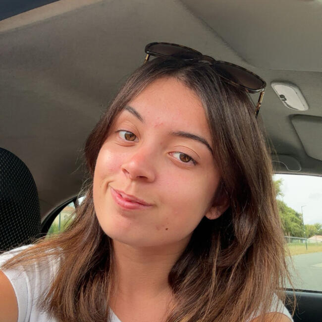 Babysitter in Saint-Viaud: Lena