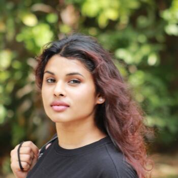 Babysitter Colombo: Hiruni