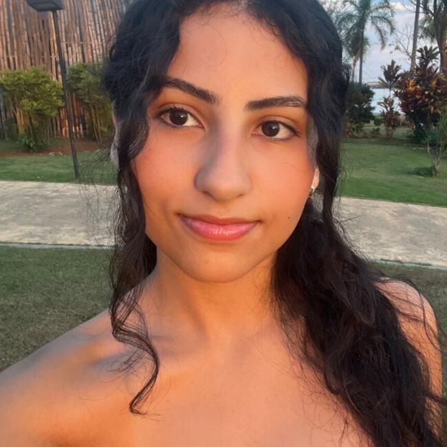 Babysitter in Brasília: Alícia