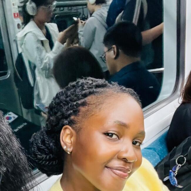 Babysitter in Seoul: Elizabeth