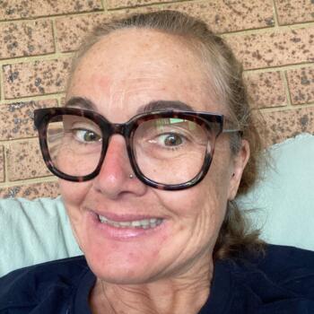 Babysitter in Canberra: Robyn