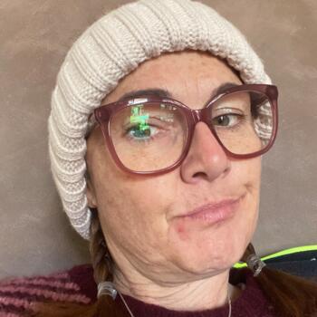 Babysitter in Canberra: Robyn