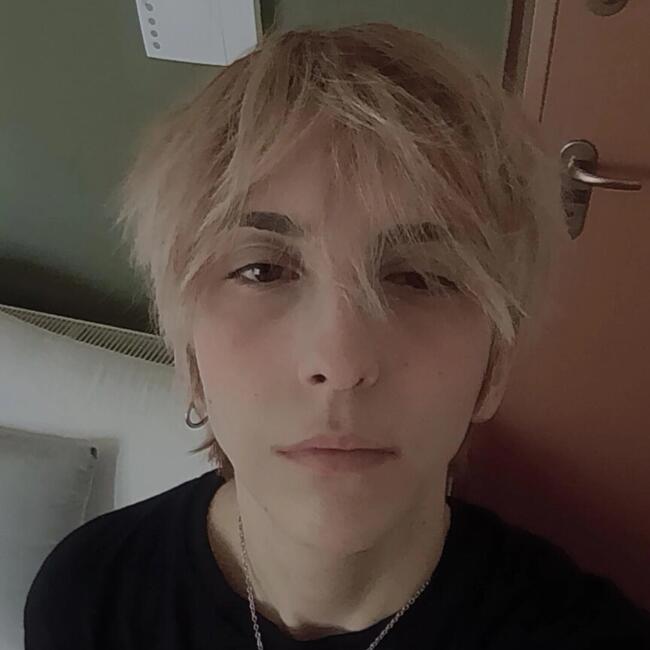 Babysitter in Petroúpolis: Φωτεινή