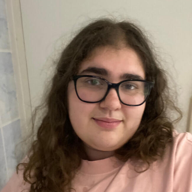 Babysitter in Saint-Germain-du-Puy: Lisa-Marie