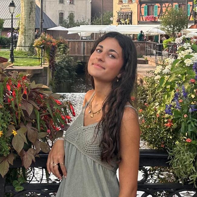 Babysitter in Annoeullin: Lisa