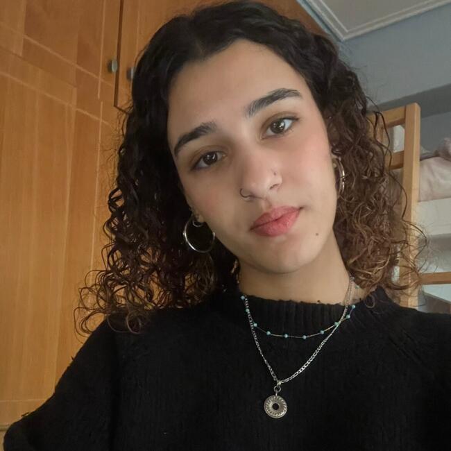 Babysitter στην περιοχή Πειραιάς: Λυδία