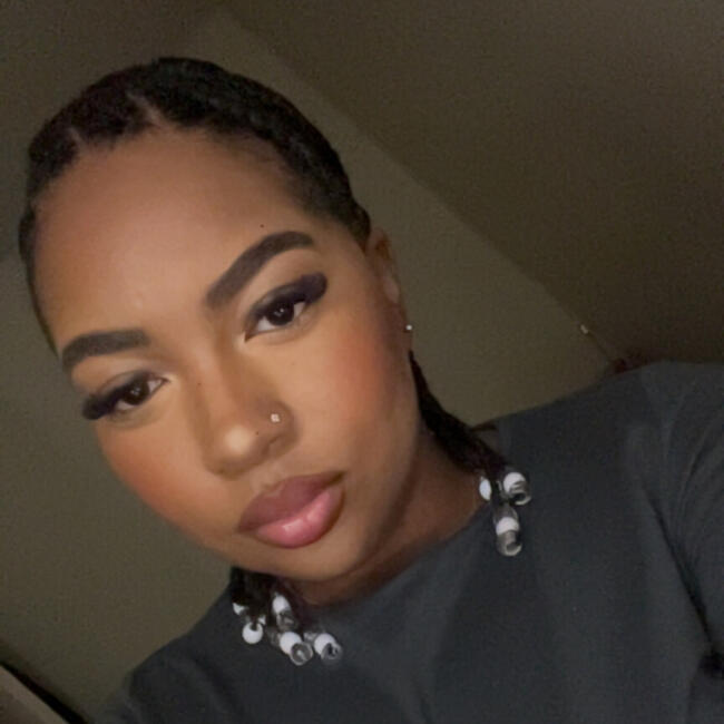 Babysitter in Villebon-sur-Yvette: Alyssa