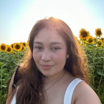 Babysitter in Rio Tinto: Laura Holanda