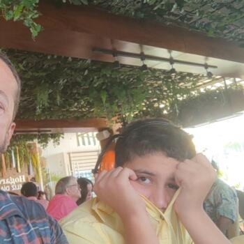Δουλειά για babysitter στην περιοχή Μέριδα: δουλειά φύλαξης παιδιών Moises