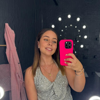 Babysitter in Décines-Charpieu: Léane