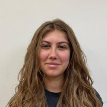 Babysitter in Paris: Nina