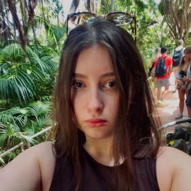 Nanny in Oviedo: Karina Izabela Horvath Pal