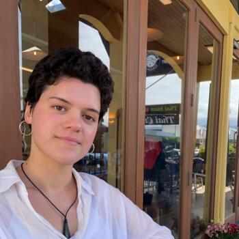 Babysitter in Dunedin: Harmony