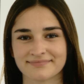 Baby-sitter in Lyon: Emma
