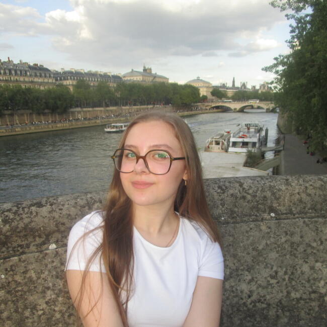 Babysitter in Le Pecq: Marinela