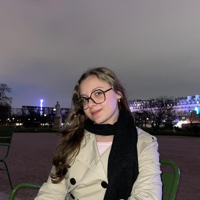 Babysitter in Le Pecq: Marinela