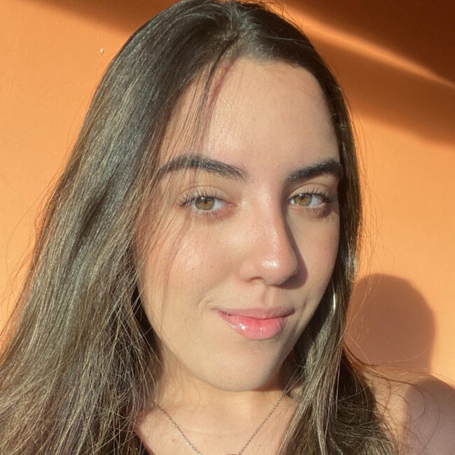 Babysitter in Niterói: Mirella