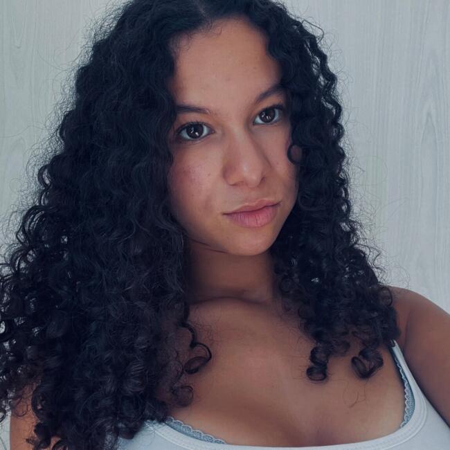 Babysitter in Saint-Bonnet-de-Mure: Inaya