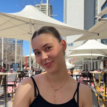 Babysitter in Canberra: Iris
