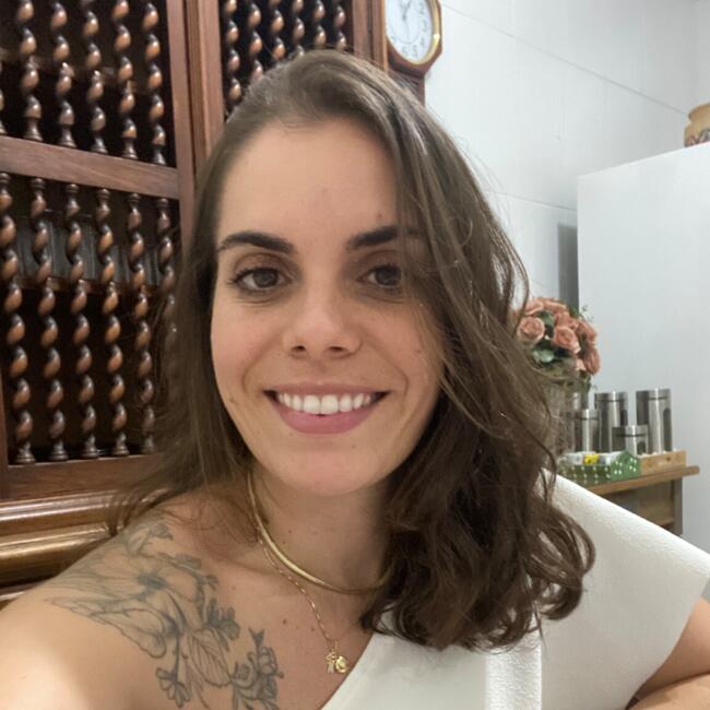 Babysitting job in Santo Amaro da Imperatriz: Laura