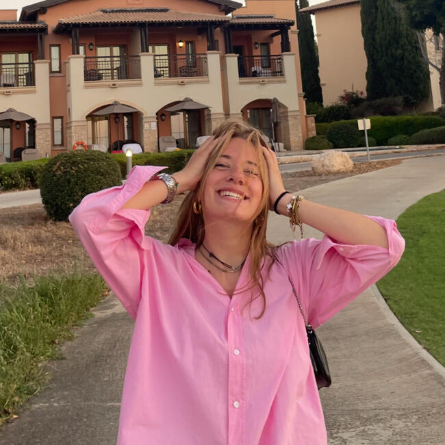 Babysitter in Frasnes-lez-Gosselies: JEANNE