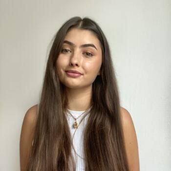 Babysitter in Boulogne-Billancourt: Julie