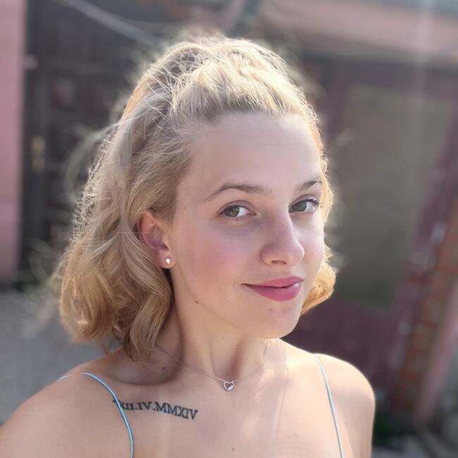 Babysitter in Charleroi: Charlotte