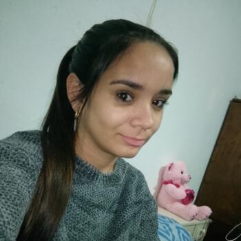 Babysitter στην περιοχή Μοντεβιδέο: Yitcenia