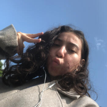 Babysitter in Médan: Keira